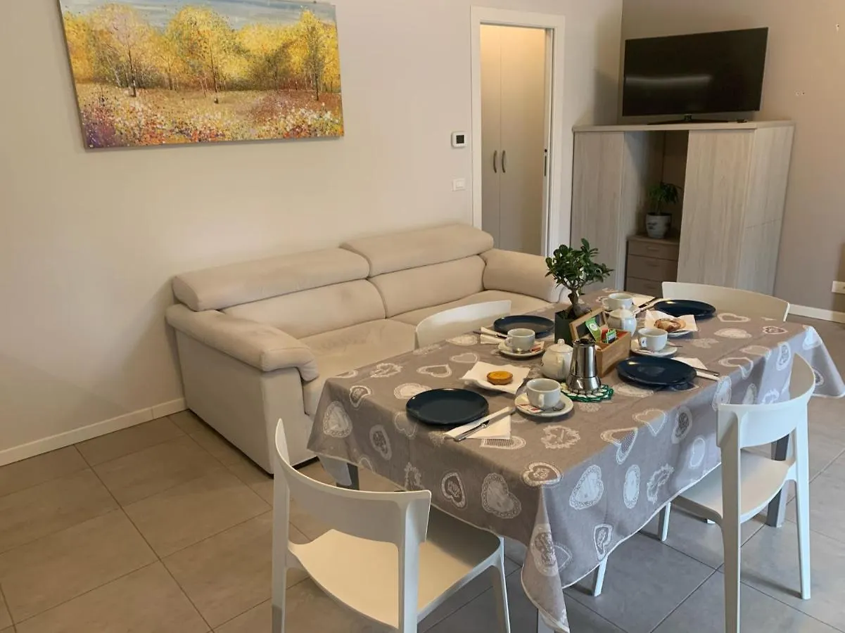 Le Noir Appartment Peschiera del Garda Italien