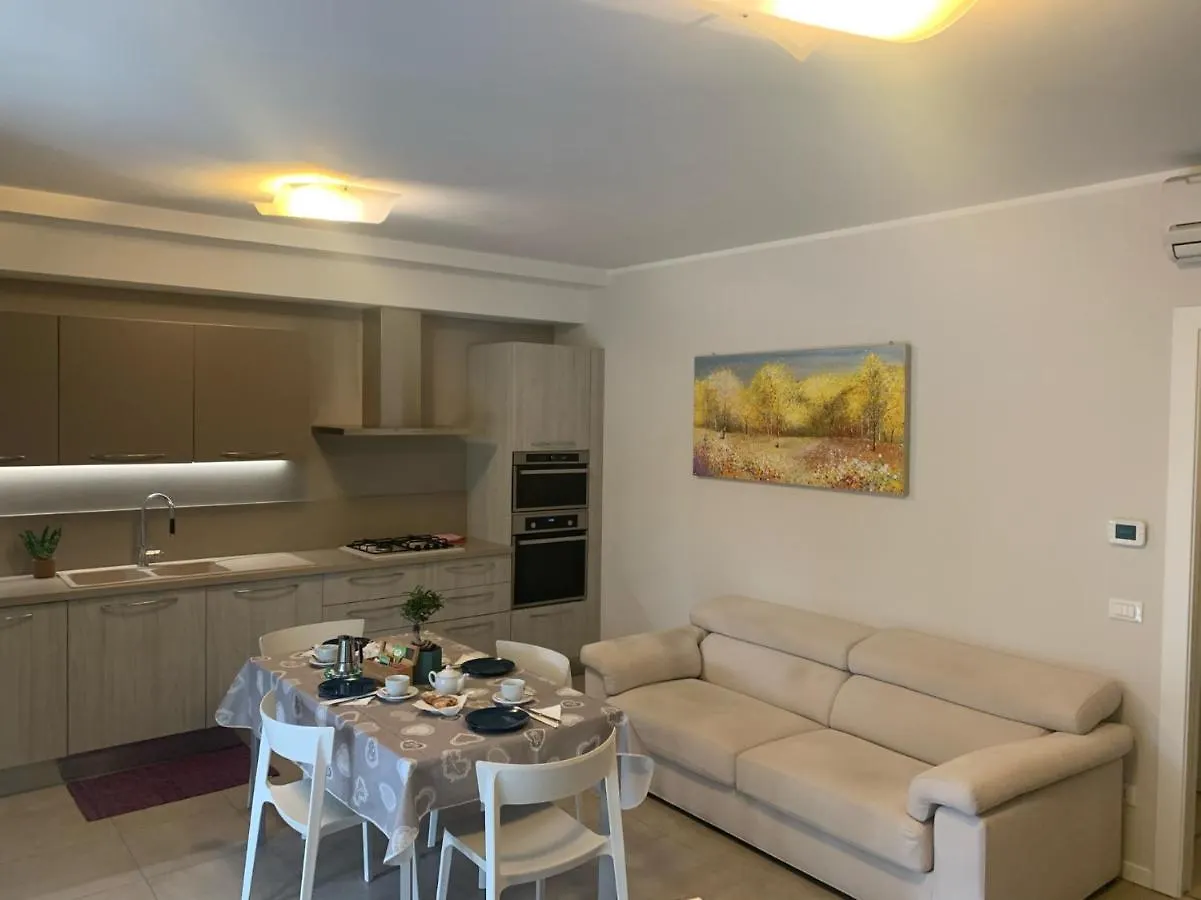 Le Noir Appartment Peschiera del Garda 0*,