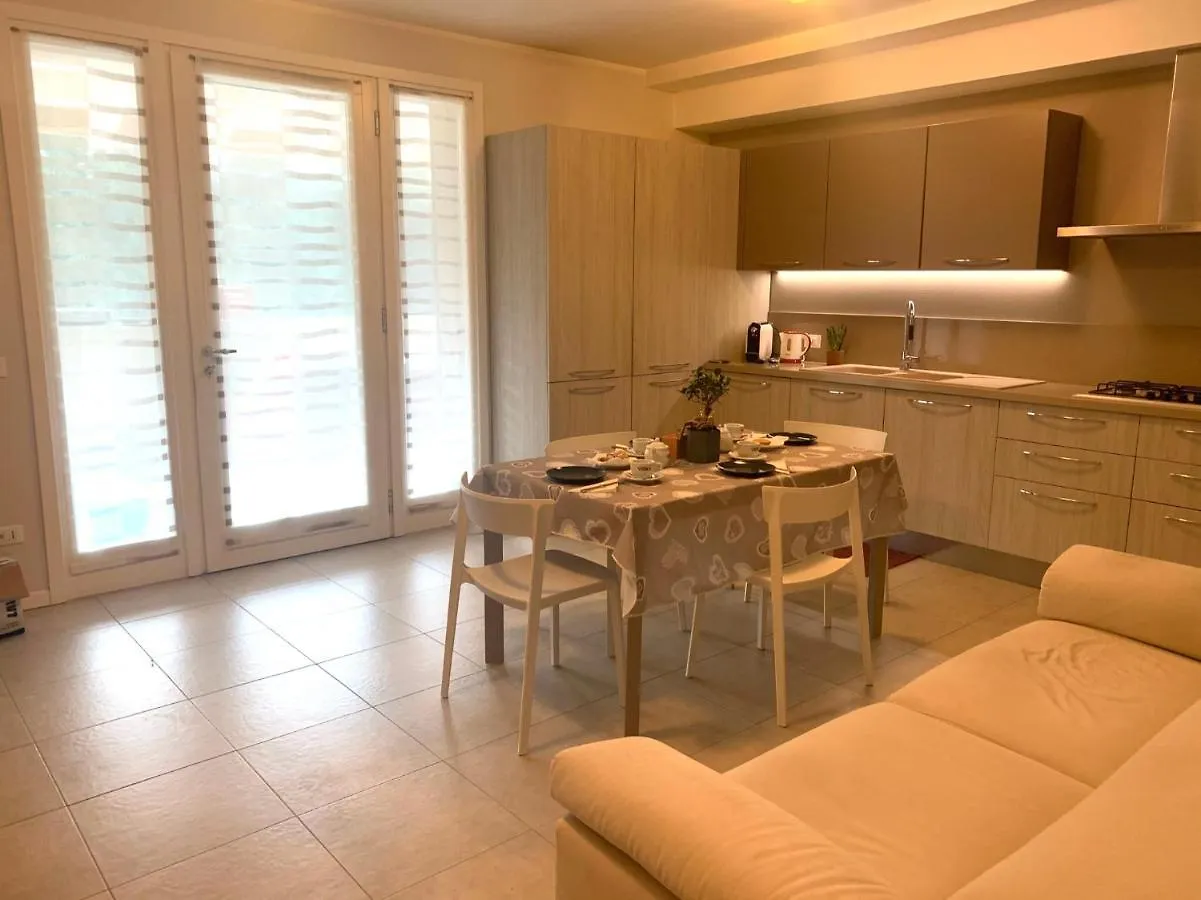 Le Noir Appartment Peschiera del Garda Apartment